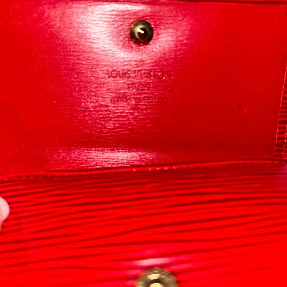 Red Luis Vuitton Epi 100% Authentic wood grain leather made in France UNI-SEX❤️ - Picture 7 of 15